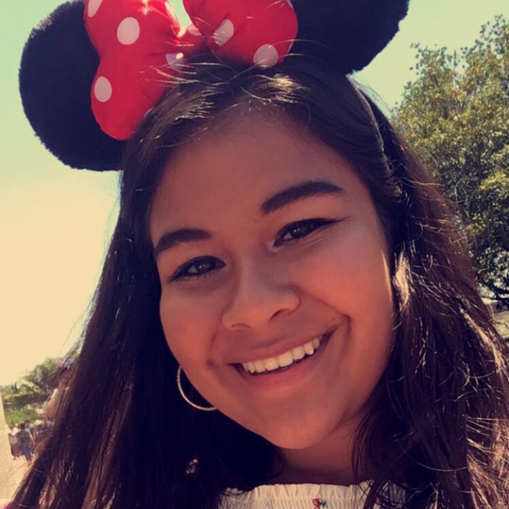 Meet your Posher, Paola